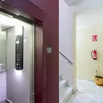 Conde Brand New Stylish Apartment