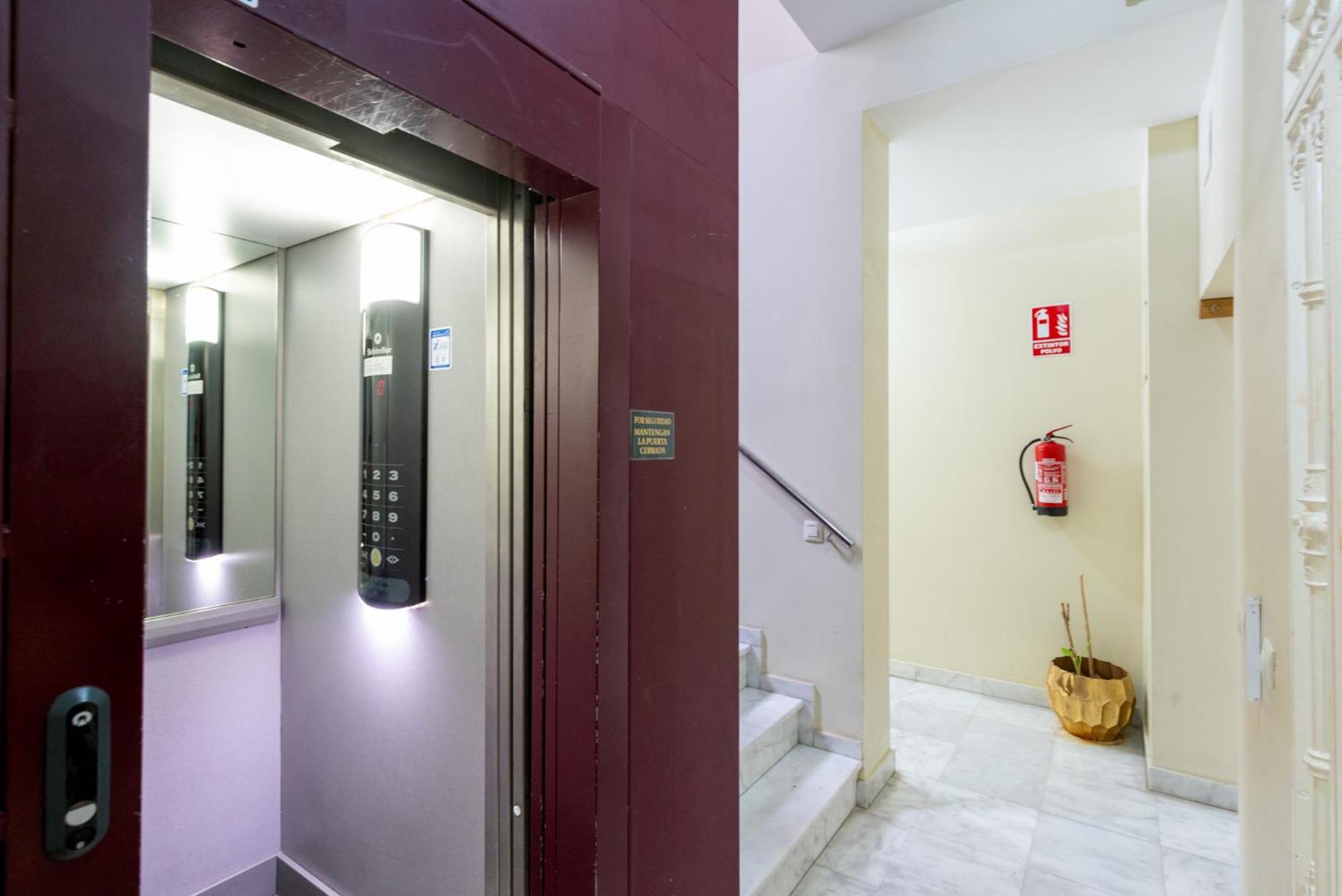 Conde Brand New Stylish Apartamento Sevilha